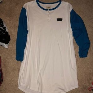 Vans baseball like shirt